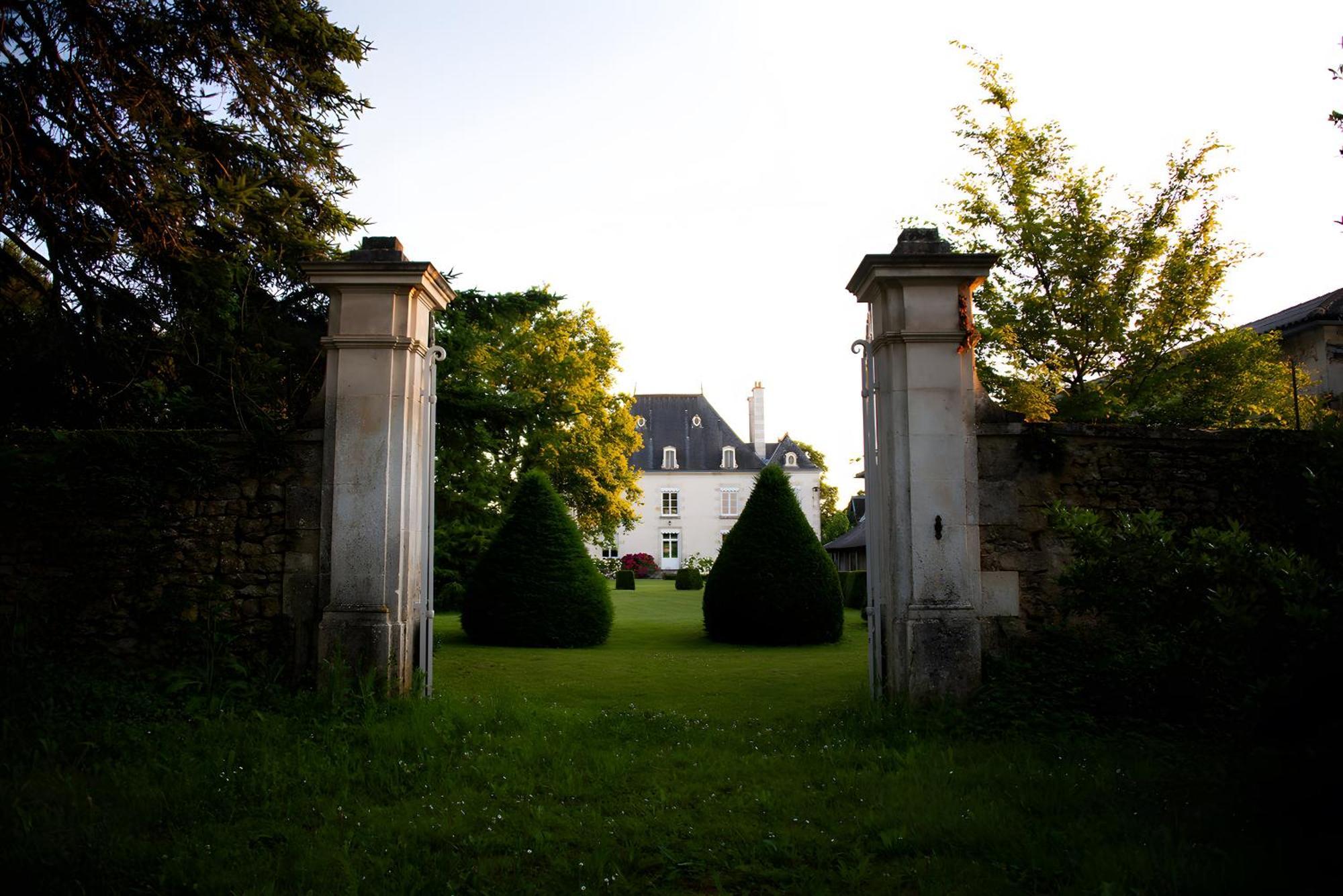Domaine De La Briouse Bed & Breakfast Sanxay ภายนอก รูปภาพ