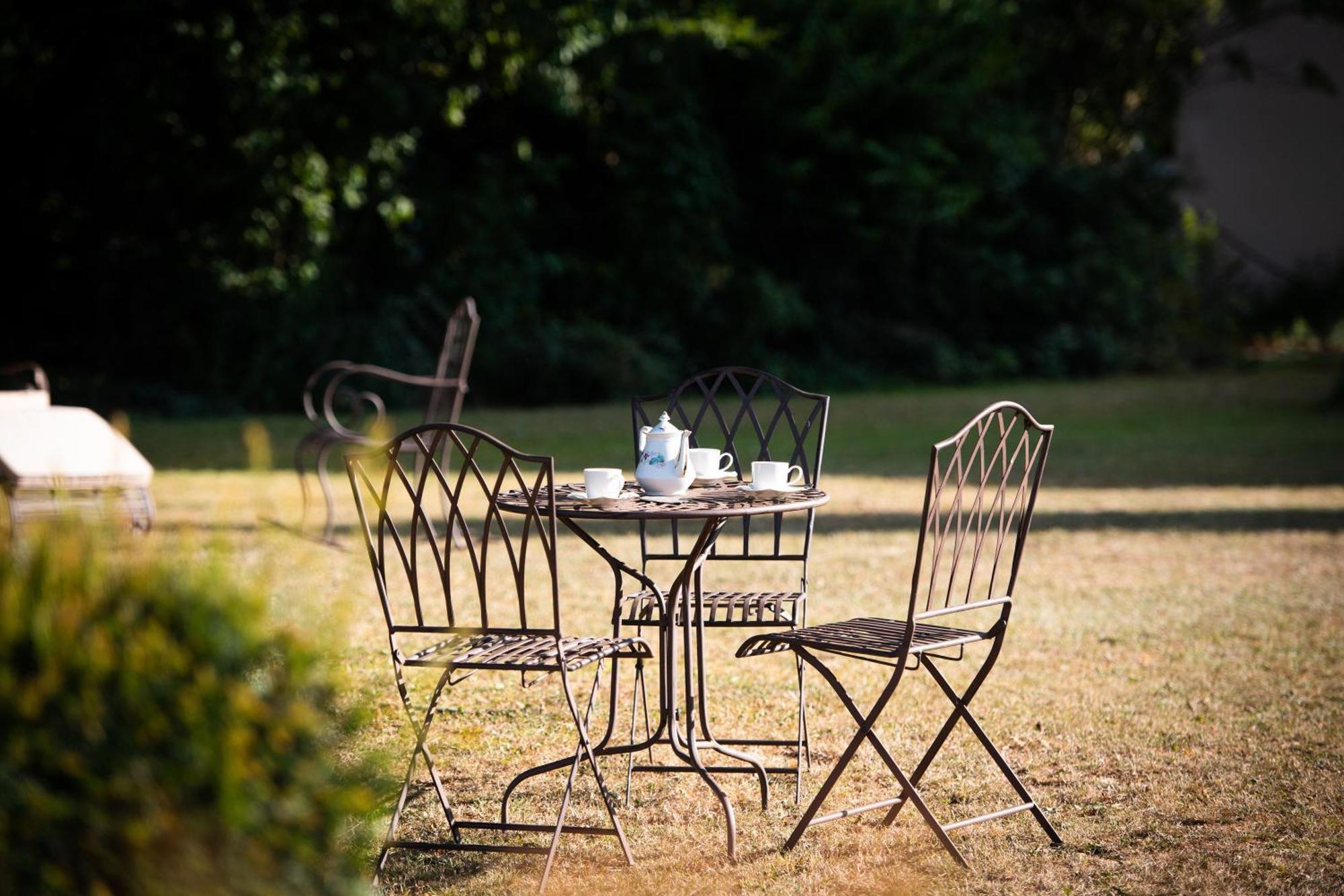 Domaine De La Briouse Bed & Breakfast Sanxay ภายนอก รูปภาพ