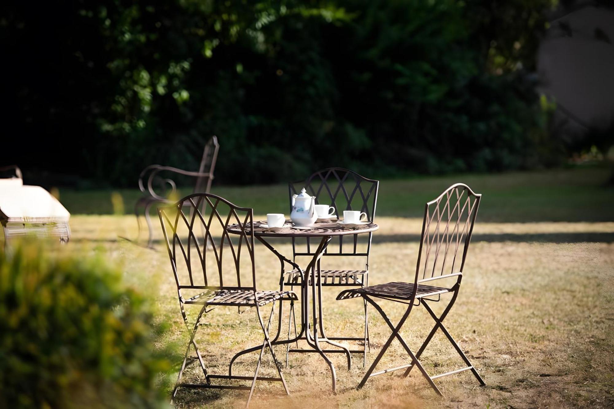 Domaine De La Briouse Bed & Breakfast Sanxay ภายนอก รูปภาพ